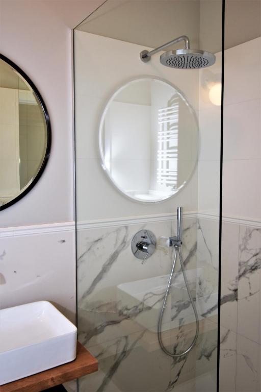 Patio Riverfront Aparthotel - 19