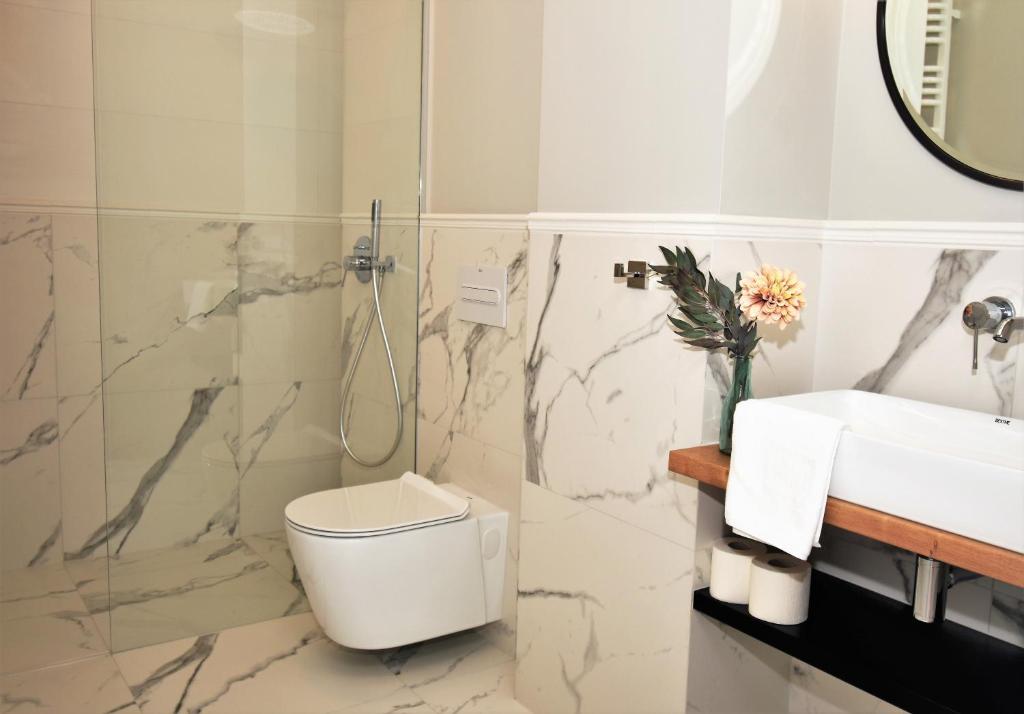 Patio Riverfront Aparthotel - 10