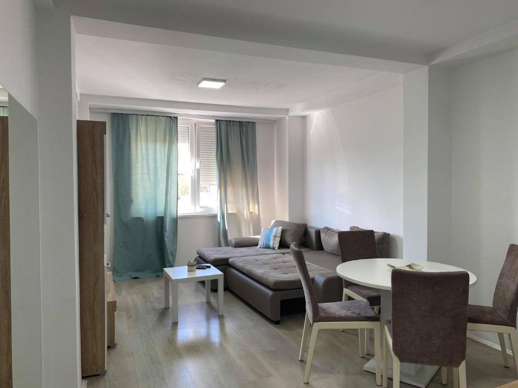 Rentster - Housity