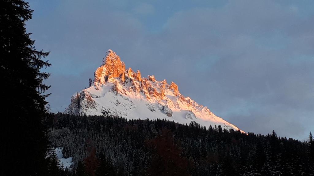 Nespecifikovaný výhled na hory nebo výhled na hory při pohledu z bed and breakfast