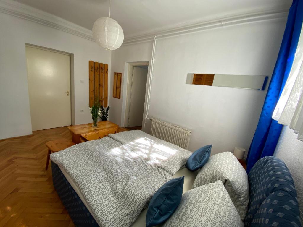 Anonymus Vendégház - Two-Bedroom Apartment