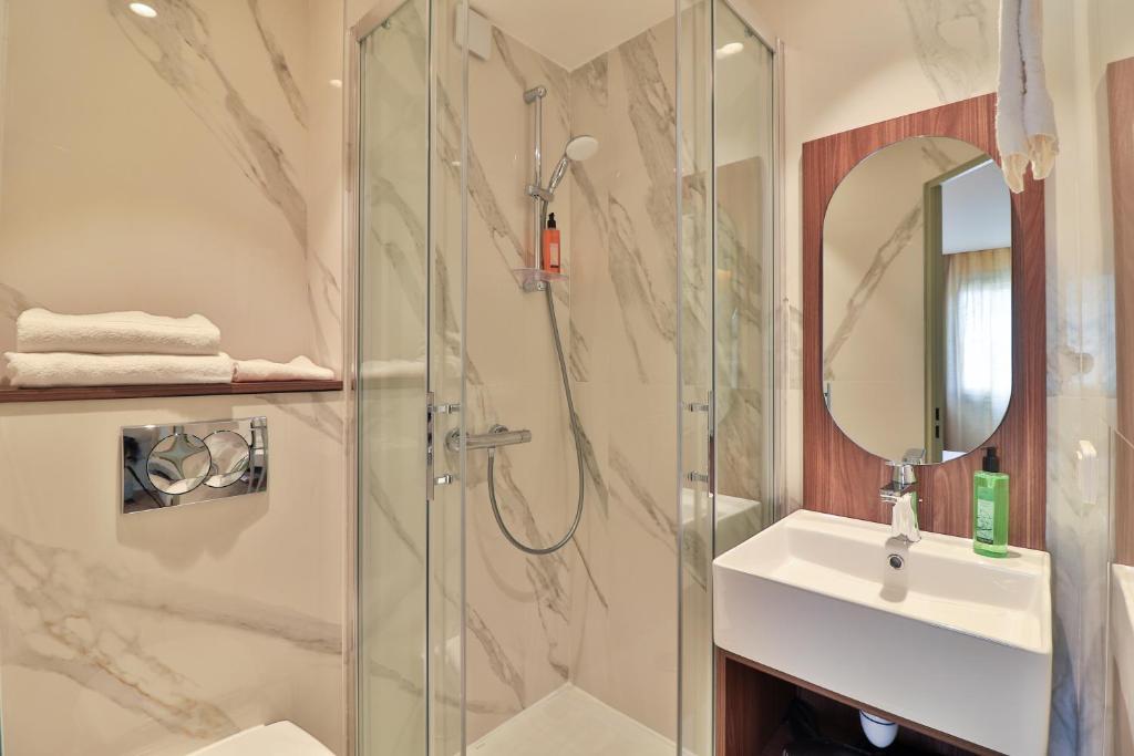 Hotel du Pin Nice Port - Resim 23