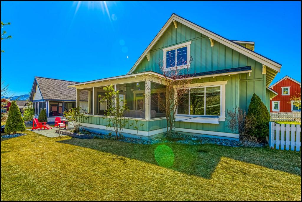 Desert Lake Cottage - Housity