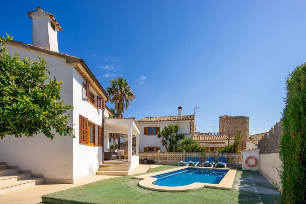 Villa with pool walking distance to the beach (la Caseta ...
