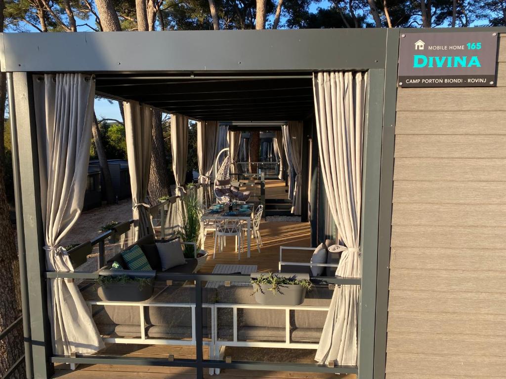 Zdjęcie z galerii obiektu Mobile Home DIVINA Camp Porton Nature Hideouts w Rovinj