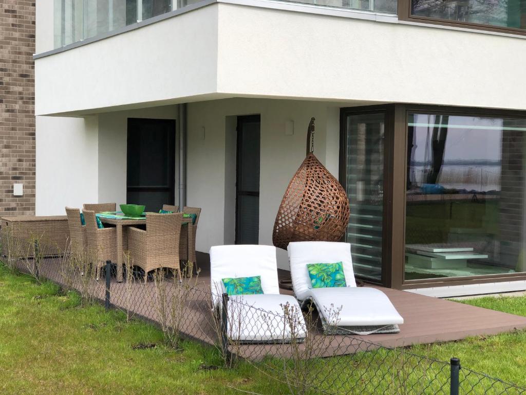 Posedenie v ubytovaní APARTAMENT ELEGANCE GREEN w Nautica Resort