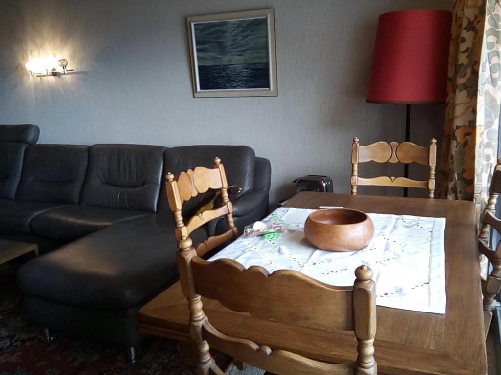 Posezení v ubytování Appartement 53m2 möbliert mit Internet TV Küche Mit schöner Aussicht in zwischen Olten- Aarau