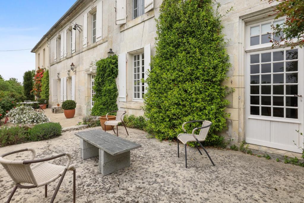 Galeriebild der Unterkunft Maison de 4 chambres avec jardin et wifi a Julienne in Julienne