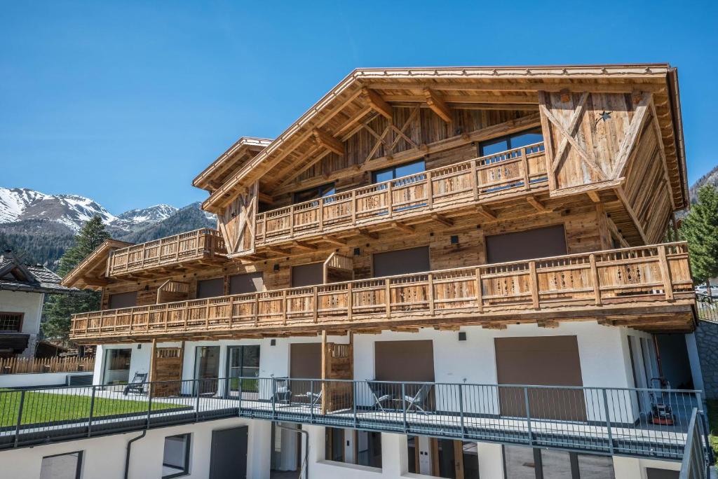 Nespecifikovaný výhled na hory nebo výhled na hory při pohledu z aparthotelu