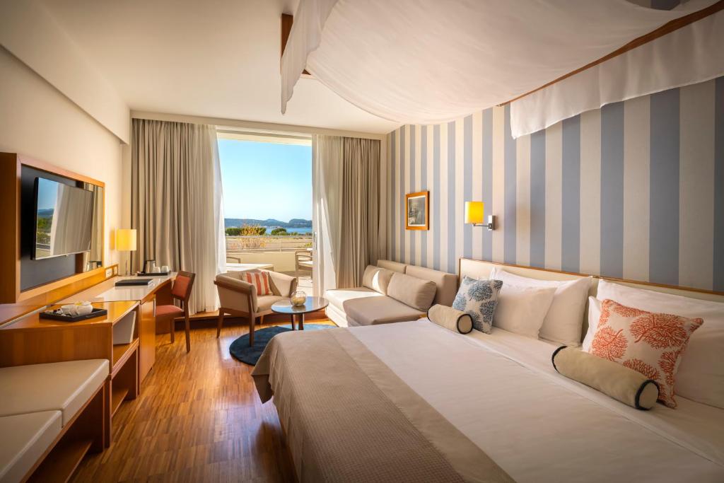 Телевизор и/или развлекательный центр в President Hotel, Valamar Collection