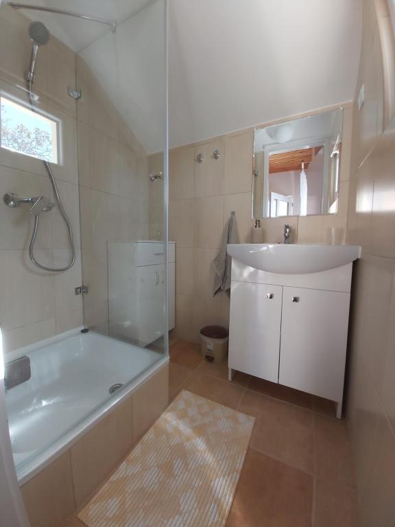 Fotografia z galérie ubytovania Duma Home v destinácii Balatonkeresztúr