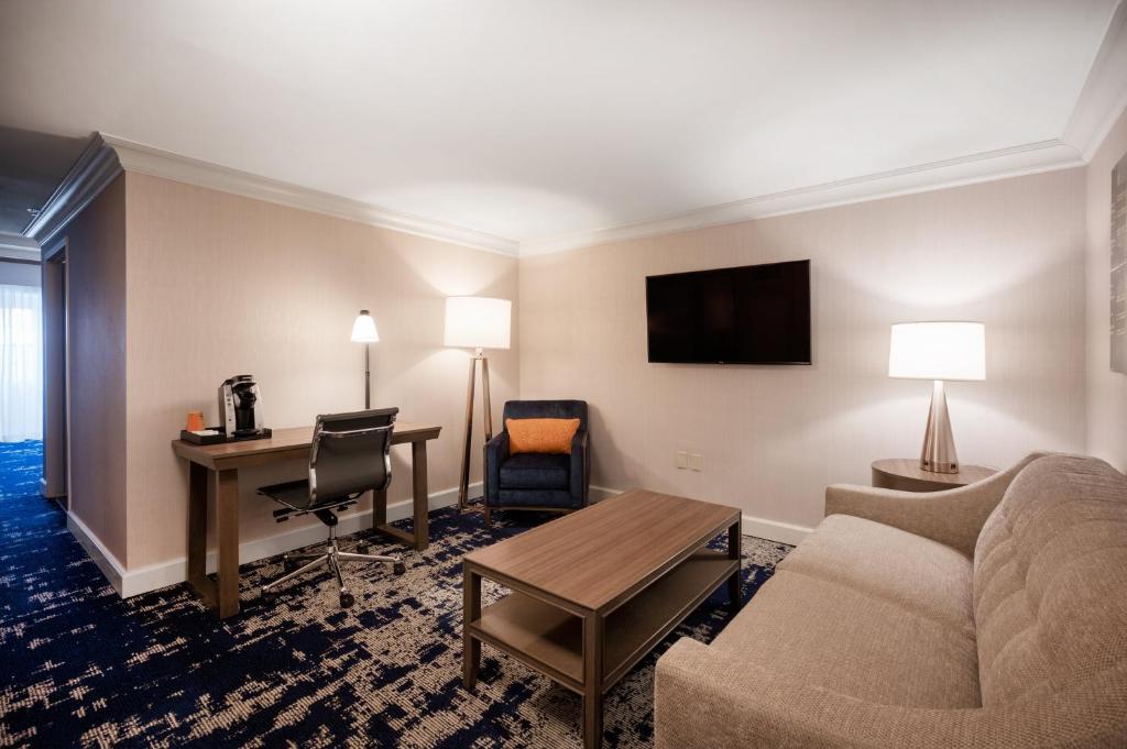 Crowne Plaza Albany - The Desmond Hotel photo
