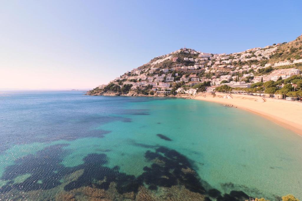 Fotografia z galérie ubytovania Calderon Casa Muy cerca de la Playa v destinácii Roses