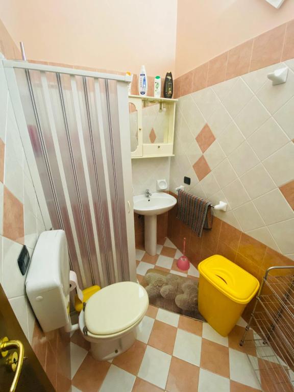 A bathroom at Giusy's House