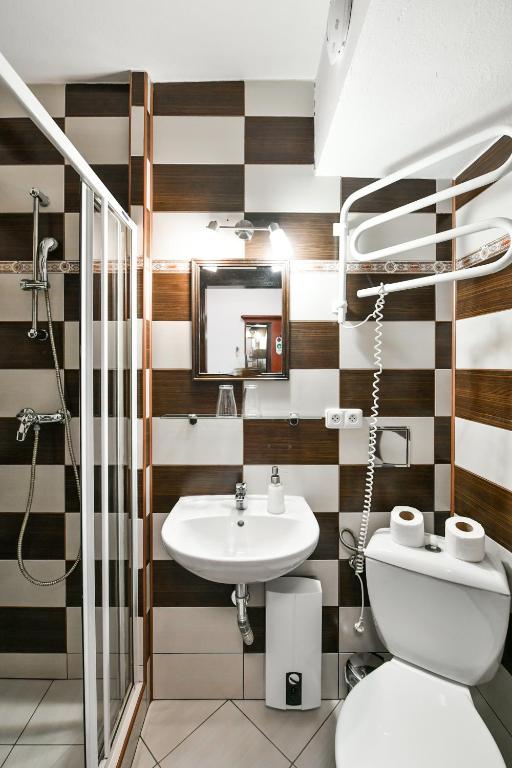 Ένα μπάνιο στο Hotel Pivoňka