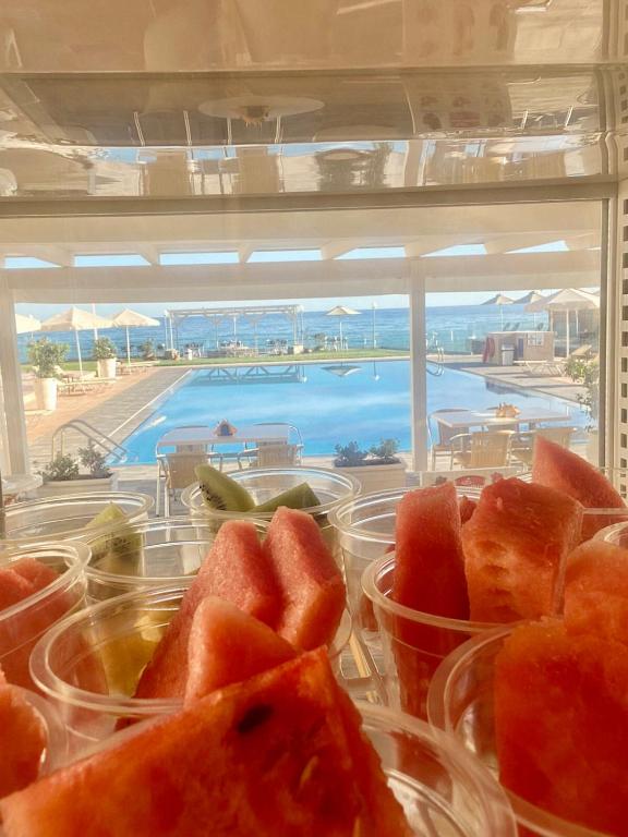 Bazén v ubytování Nautica Hotel Apartments nebo v jeho okolí