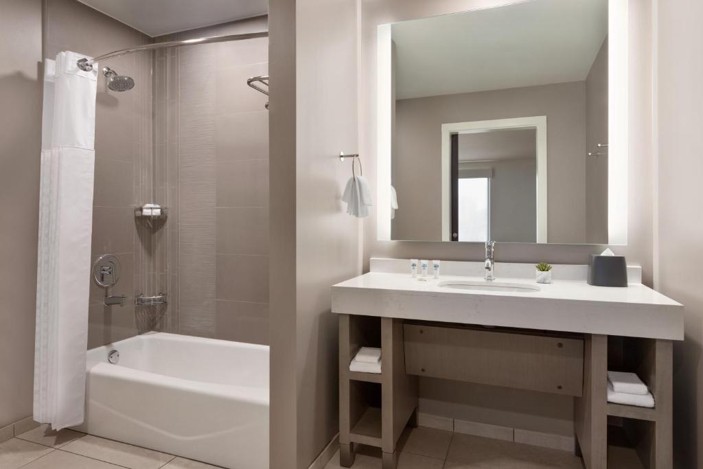 Hyatt House Atlanta Perimeter Center photo