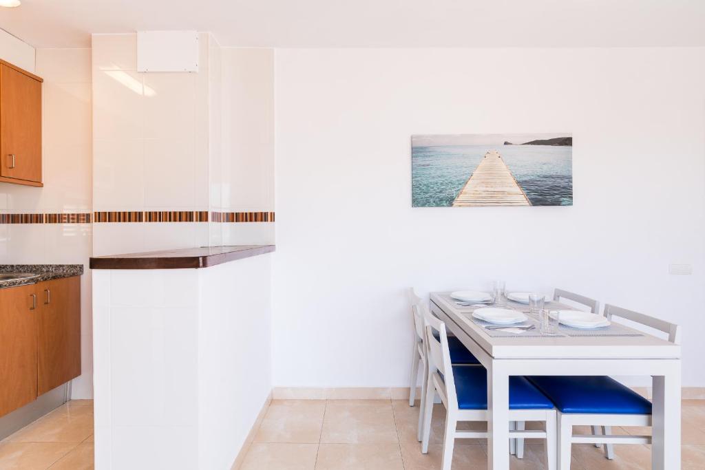 Apartamentos Avenida - MC Apartamentos Ibiza, Ibiza-stad ...