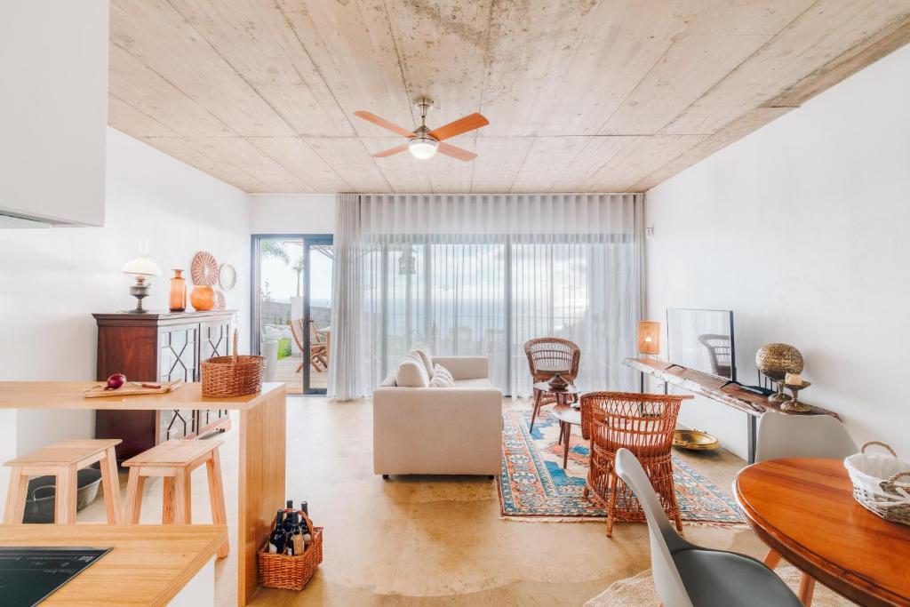 Posezení v ubytování CASA 61 by Stay Madeira Island