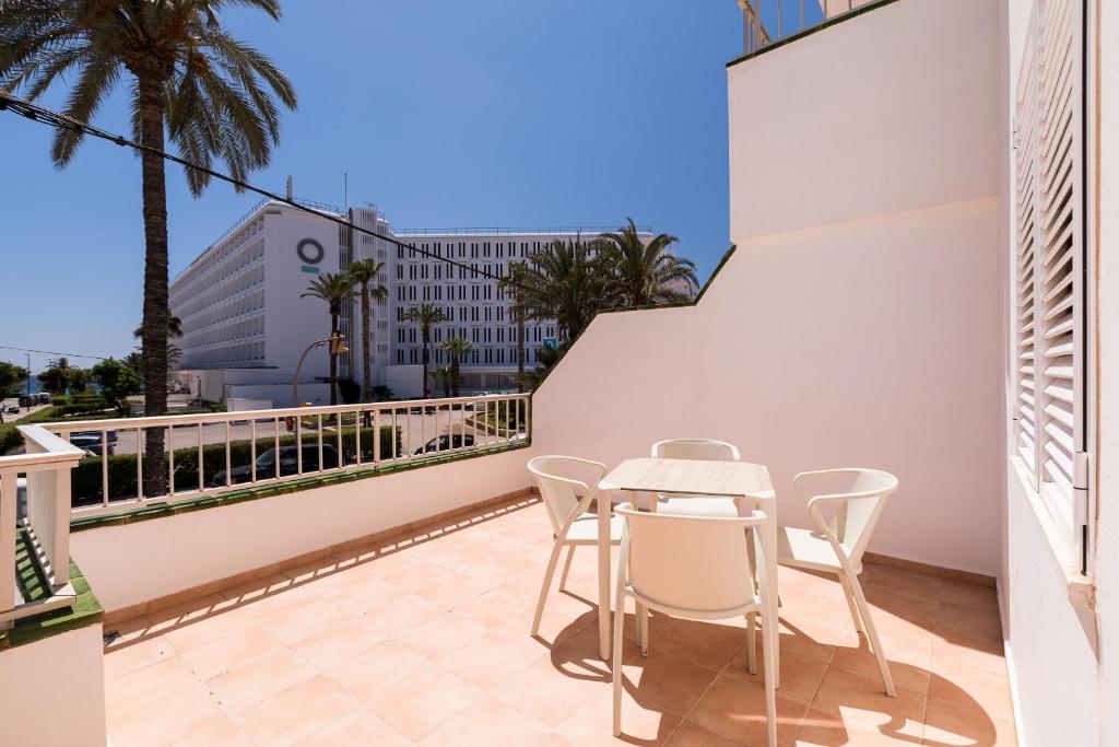 Apartamentos Vistamar I - MC Apartamentos Ibiza, Playa den ...