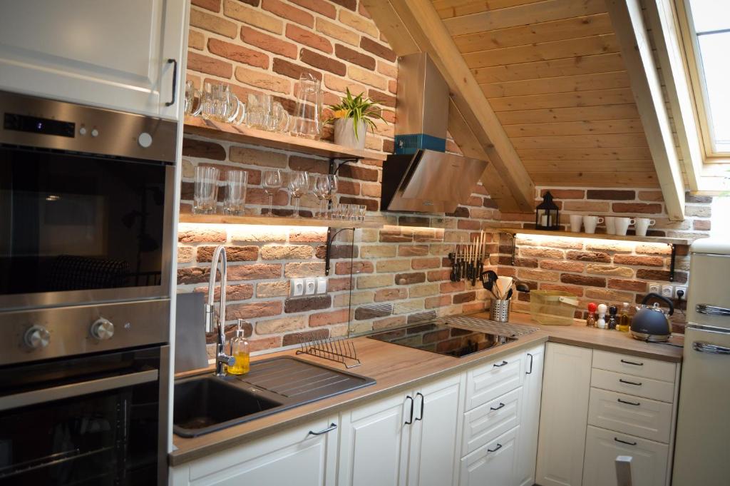 Kuchnia lub aneks kuchenny w obiekcie Apartmány Okrouhlá