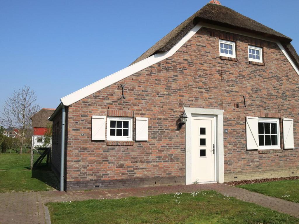Farmhouse in Limburg near Designer Outlet