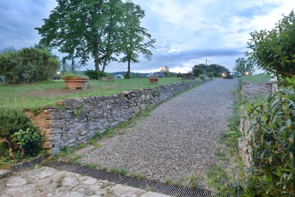 A garden outside Agriturismo I Poggilunghi