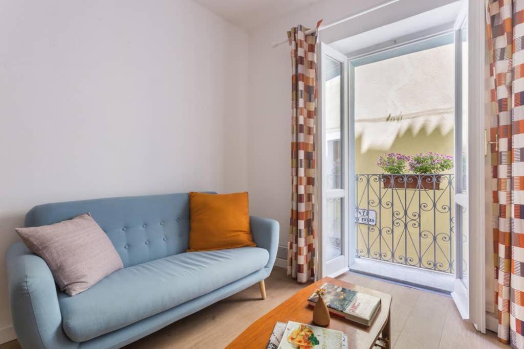 Część wypoczynkowa w obiekcie Stylish one bedroom flat