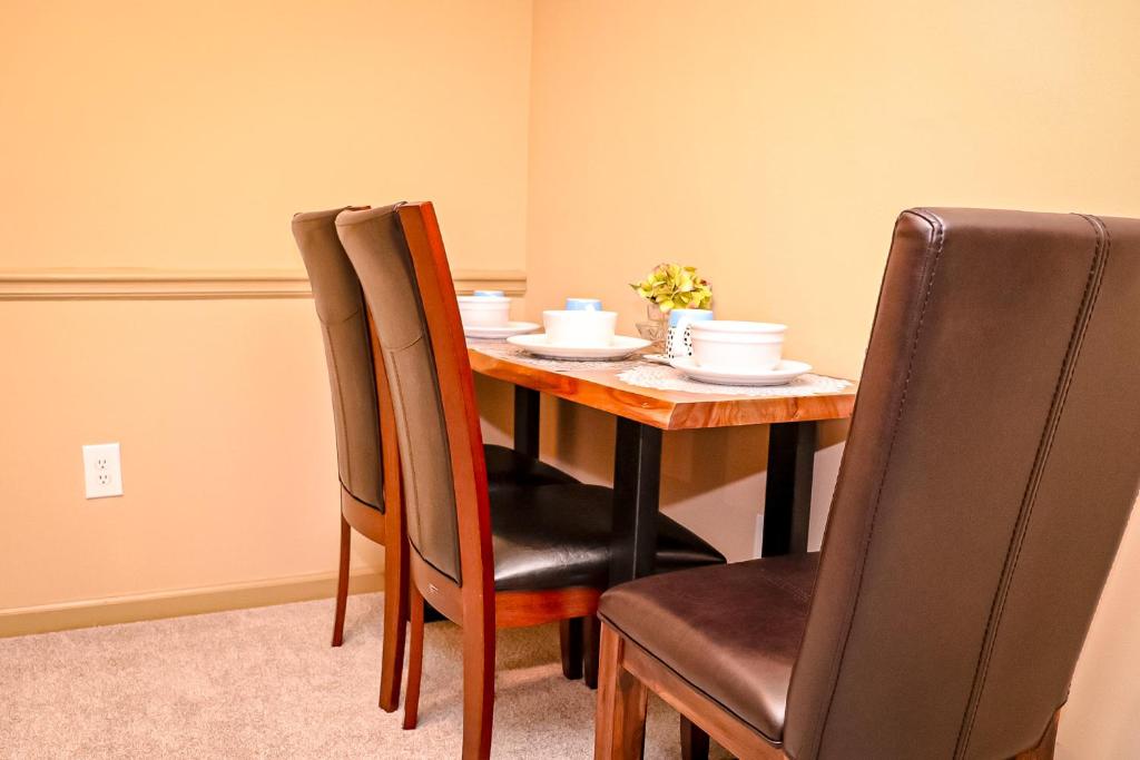 Easy Access luxurious kingbed with facilities yet to be opened - Housity