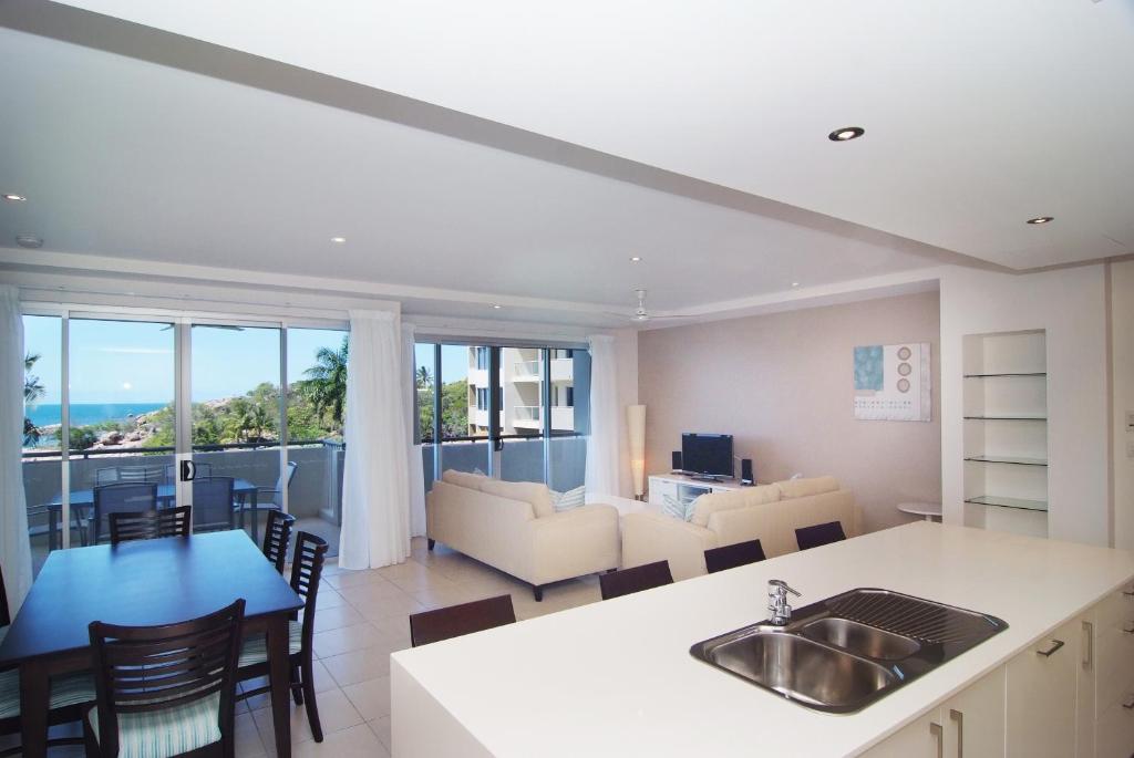 Coral Cove Apartments Bowen Updated 21 Prices