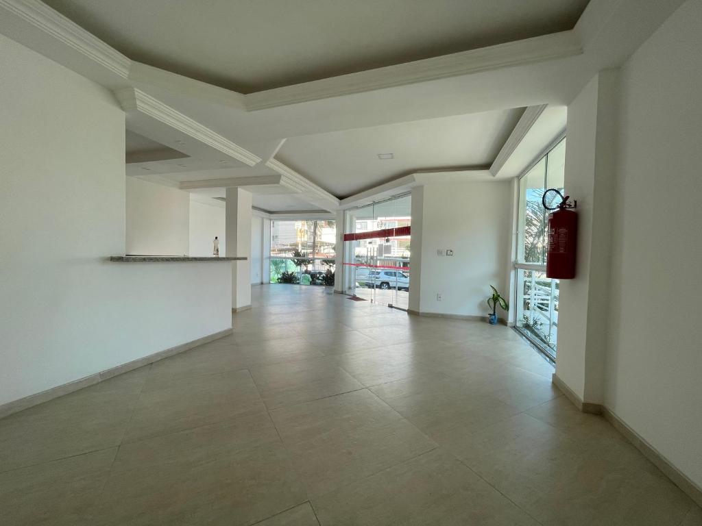  Apt BEIRA MAR COM PISCINA ATÉ 10 PESSOAS