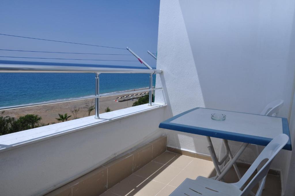 Mavi Cennet Camping Caravan - Triple Salle Standard Avec Vue Sur La Mer