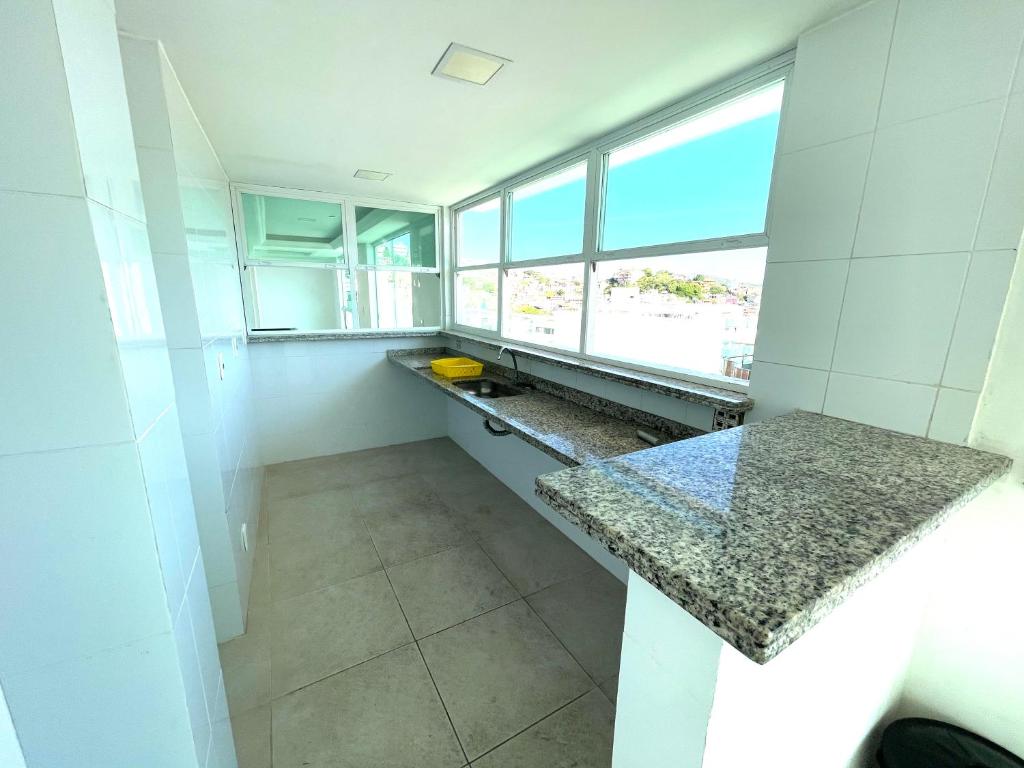  Apt BEIRA MAR COM PISCINA ATÉ 10 PESSOAS