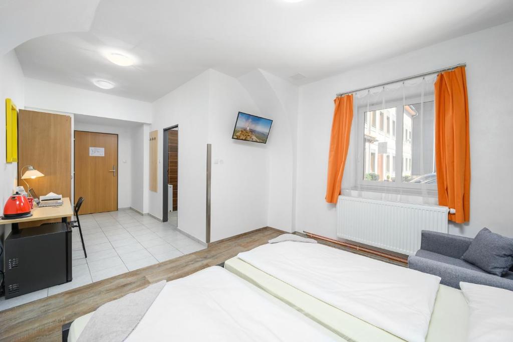 Postel nebo postele na pokoji v ubytování Inter hostel Liberec