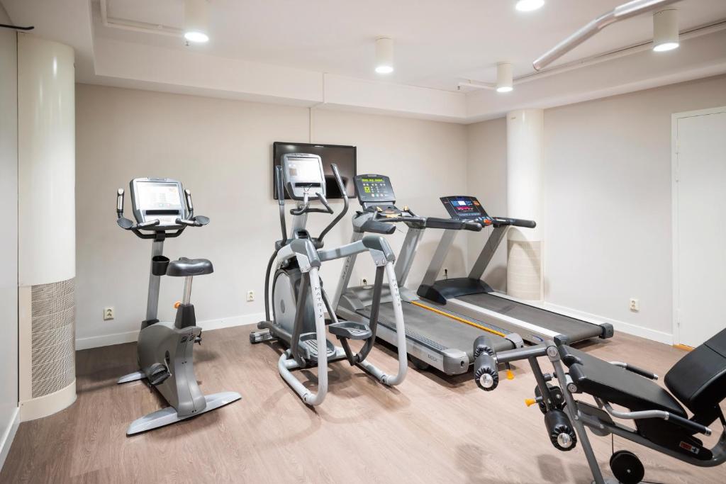 Fitness centrum a/nebo fitness zařízení v ubytování Elite Park Hotel