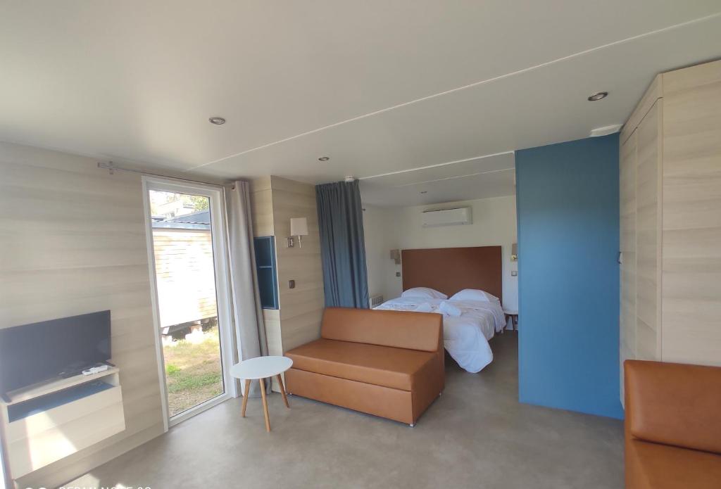 Domaine des voiles de Pierrefeu - Double Room With Patio