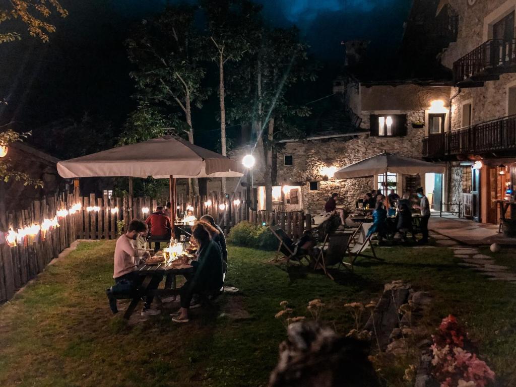 Hosté ubytování Visaisa taverna & foresteria