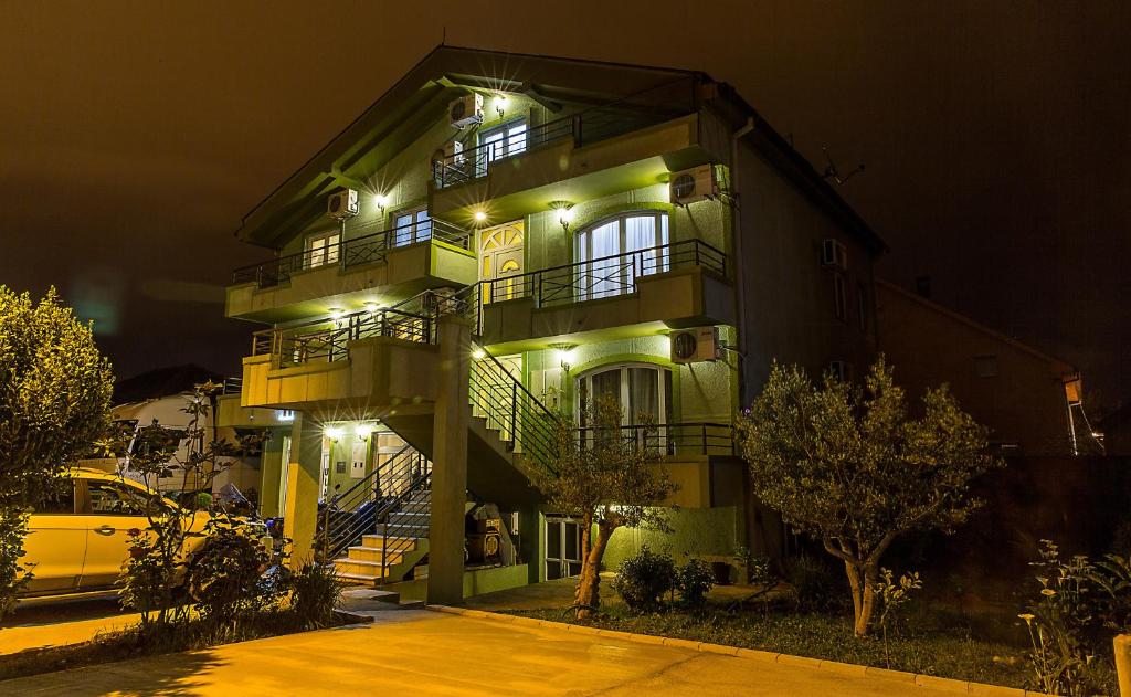 Budova, kde se hotel nachází