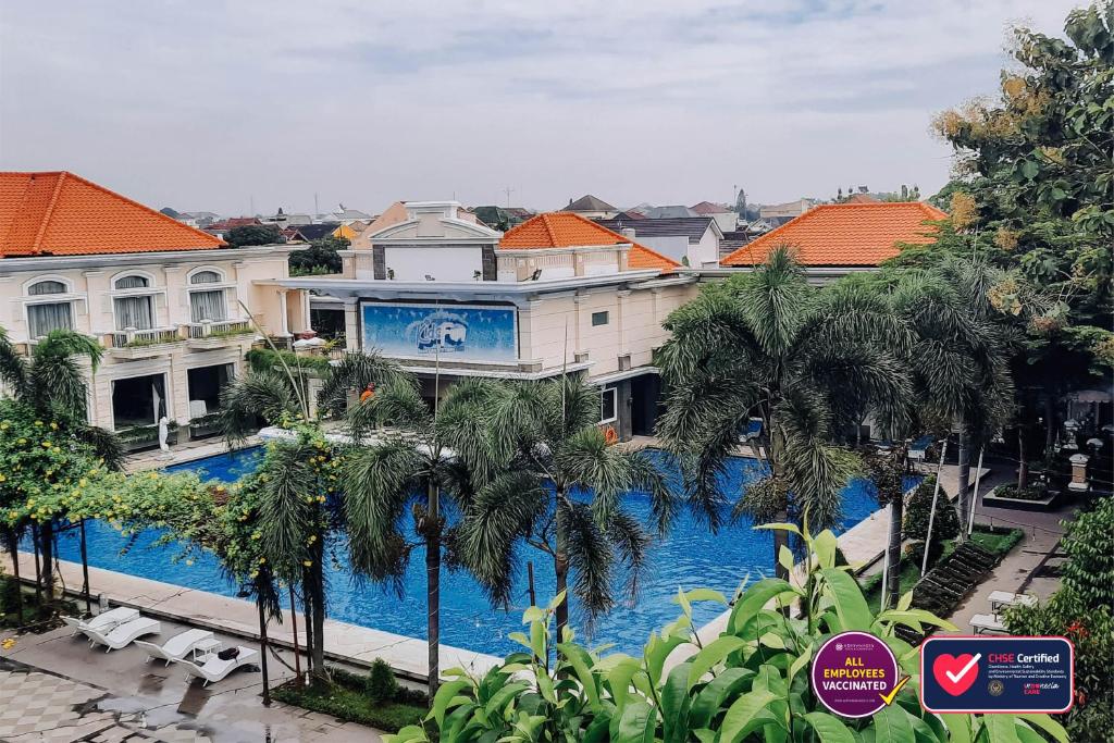 Bazén v ubytování Adhiwangsa Hotel nebo v jeho okolí