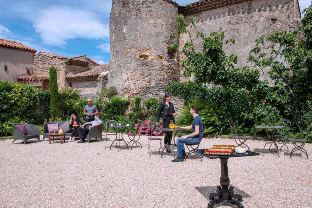 Hotel Les Remparts De La Cite Carcassonne Carcassonne Tarifs 21