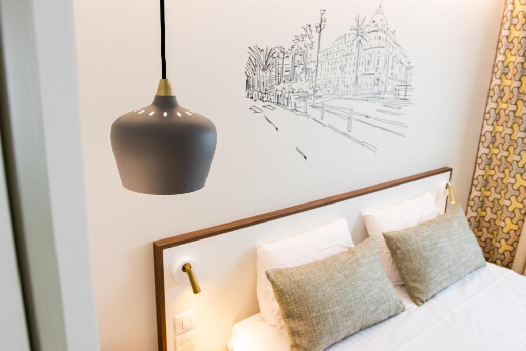 Hotel du Pin Nice Port - Resim 26