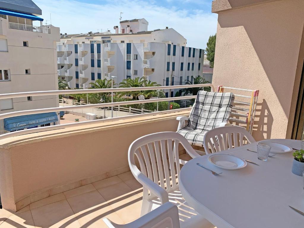 A balcony or terrace at Apartamentos Playa del Cargador 3000