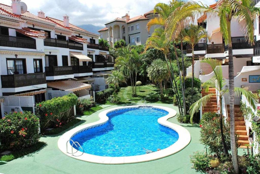 Apartamento con Terraza y Piscina C, Puerto de la Cruz – Updated 2023 Prices