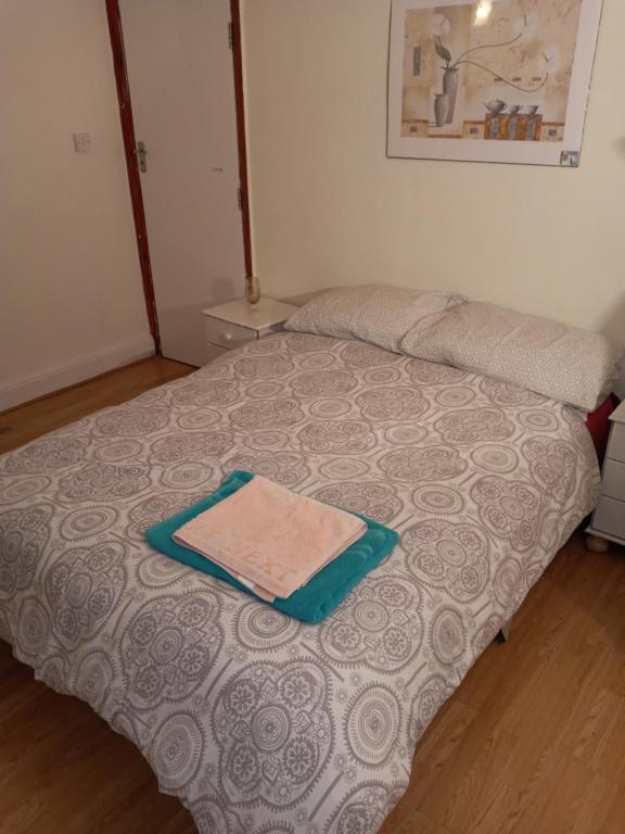 Large En-Suite Double room next to Middlesex University