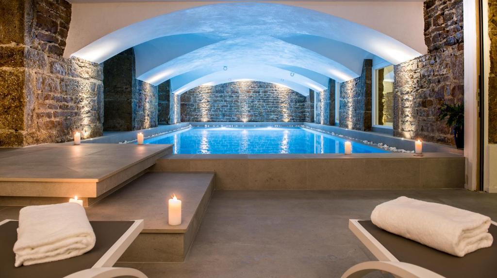 Bazén v ubytování Boscolo Lyon Hotel & Spa nebo v jeho okolí