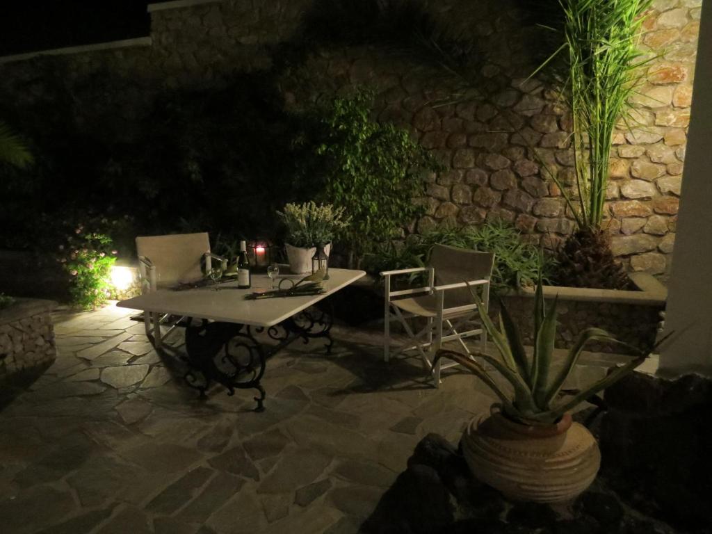 Villa Manos Hotel - 1