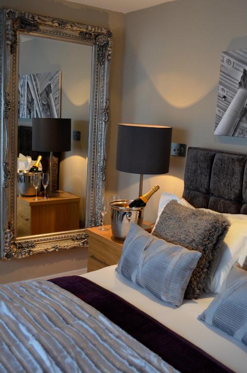 Postel nebo postele na pokoji v ubytování Quebecs Luxury Aparthotel