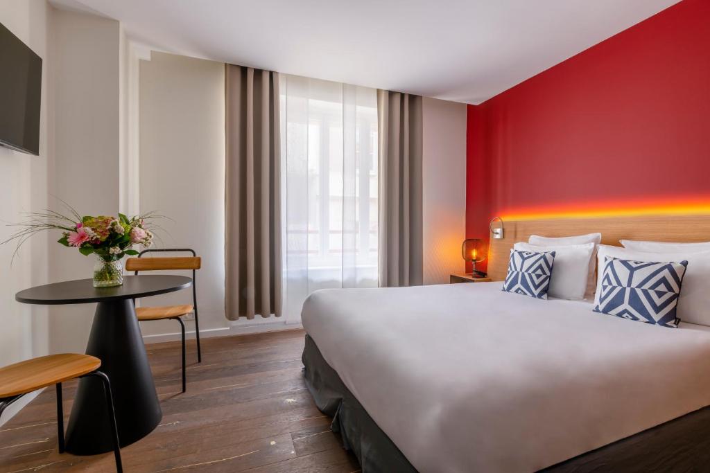 Postel nebo postele na pokoji v ubytování Hotel Villa Koegui Biarritz