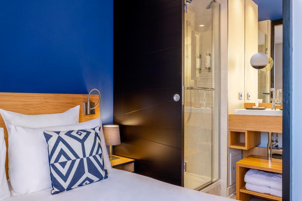 Postel nebo postele na pokoji v ubytování Hotel Villa Koegui Biarritz