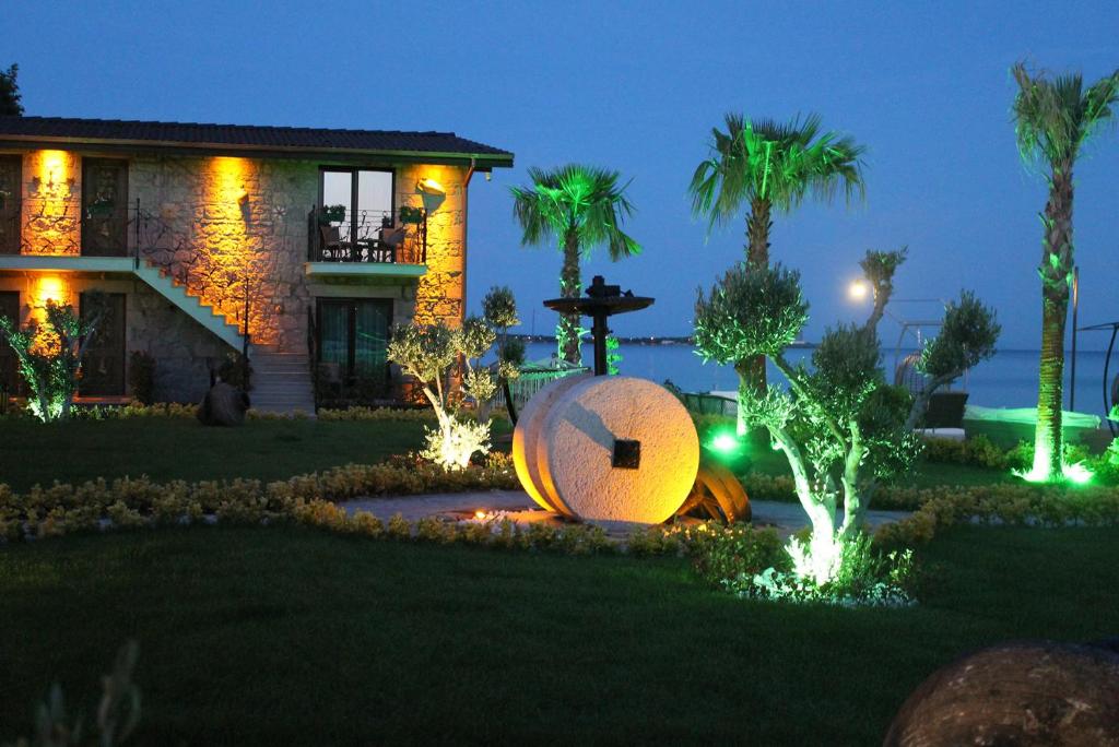 Zahrada ubytování Assos Zeyti̇n Han Special Class Hotel Adults only 12